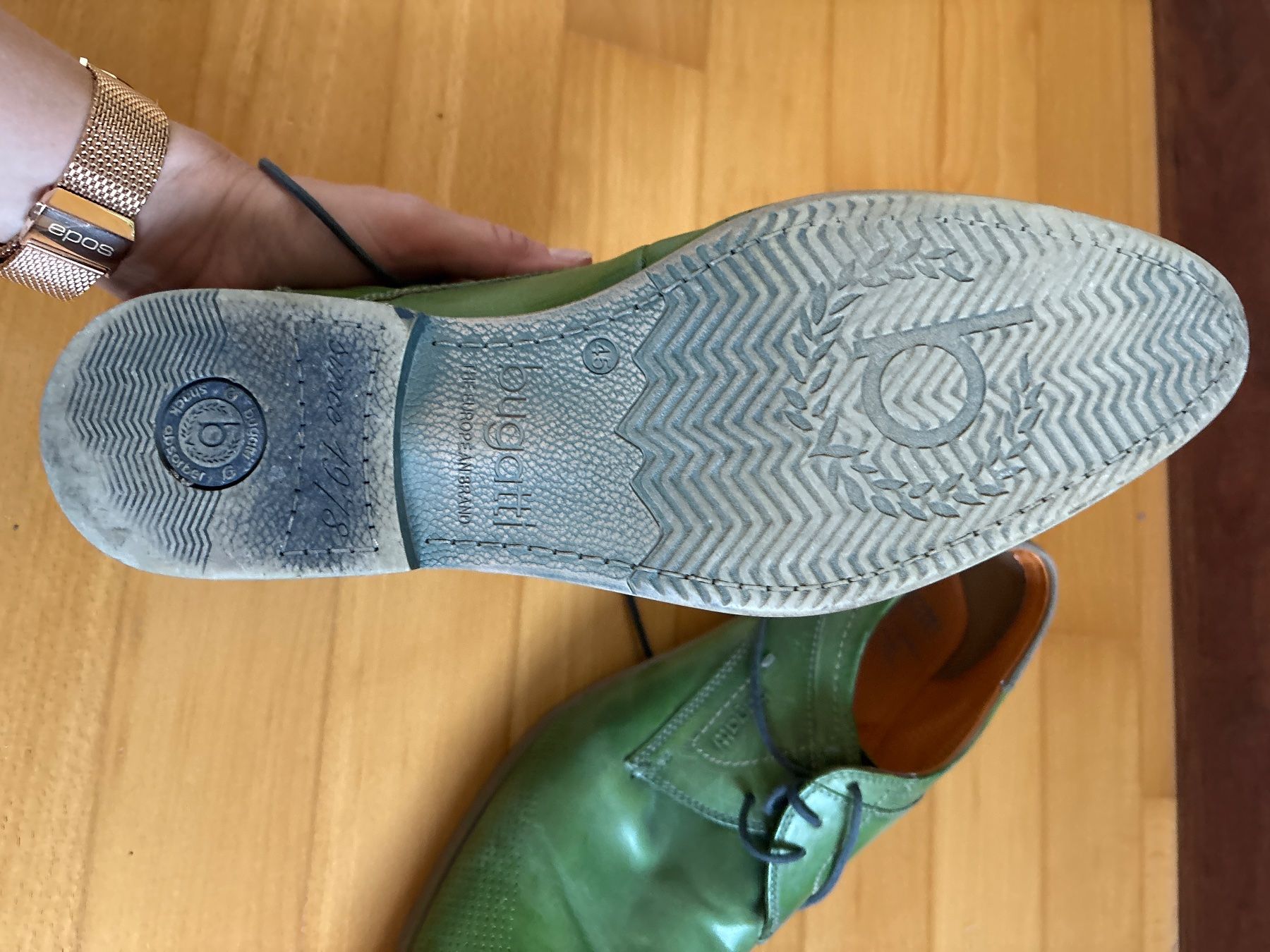 Bugatti Scarpe da uomo: Grüne Bugatti Schuhe gr 45 – Usato da Effretikon venduto da MarthaK. 1