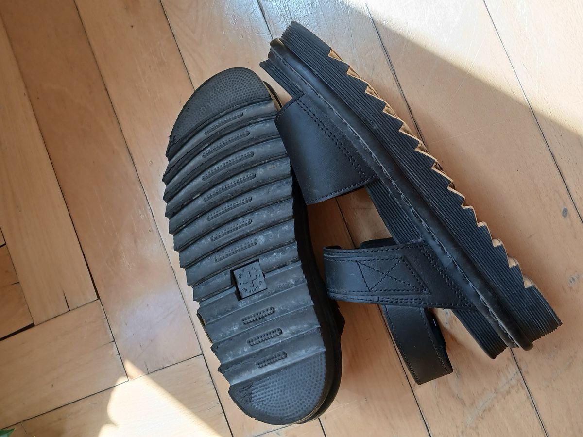 Dr. Martens Scarpe da uomo: Sandales Dr Martens – Usato da La Chaux-de-Fonds venduto da offnoise 1