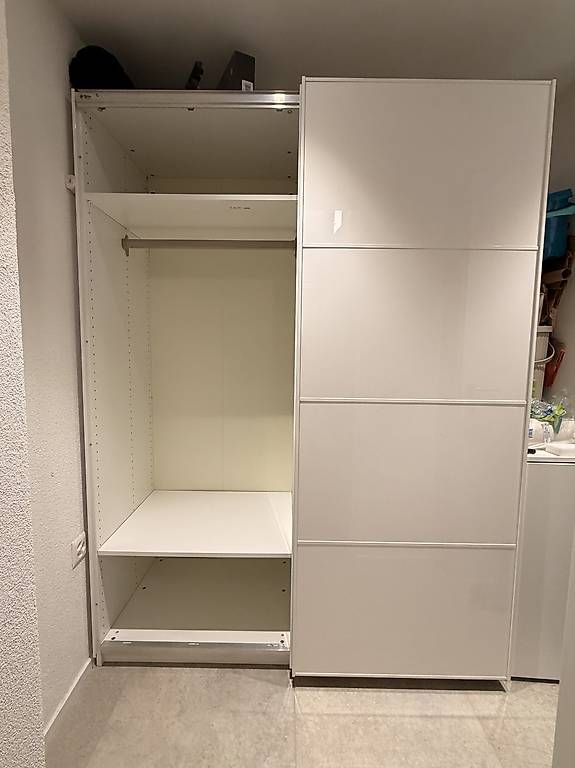 Armadi: Ikea Pax Kleiderschrank – Usato da Zürich venduto da jada_fawn