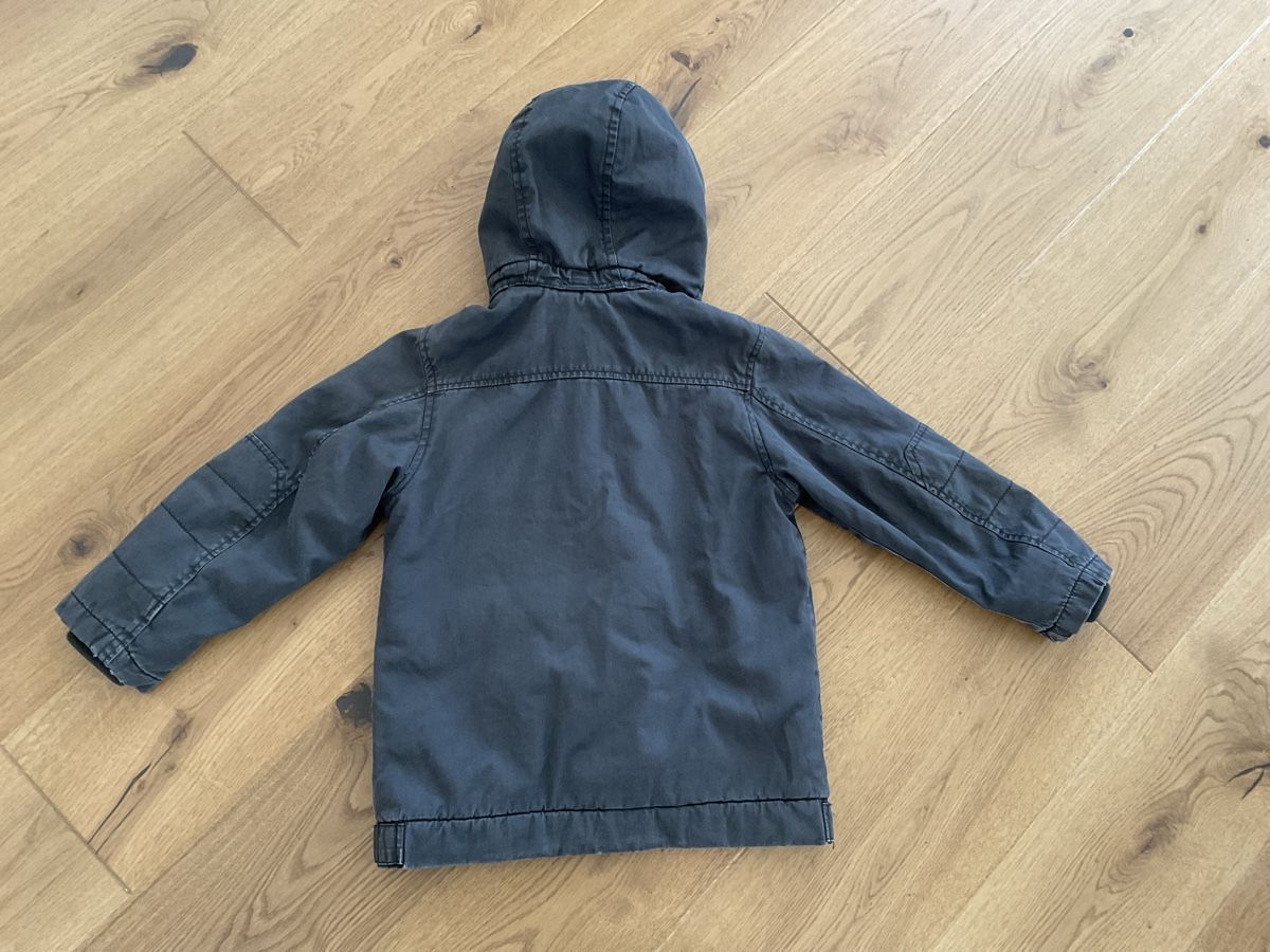 H&M Jacken: Kinderjacke H&M Grösse 122 – Gebraucht aus Weinfelden von fse_9bk7 4