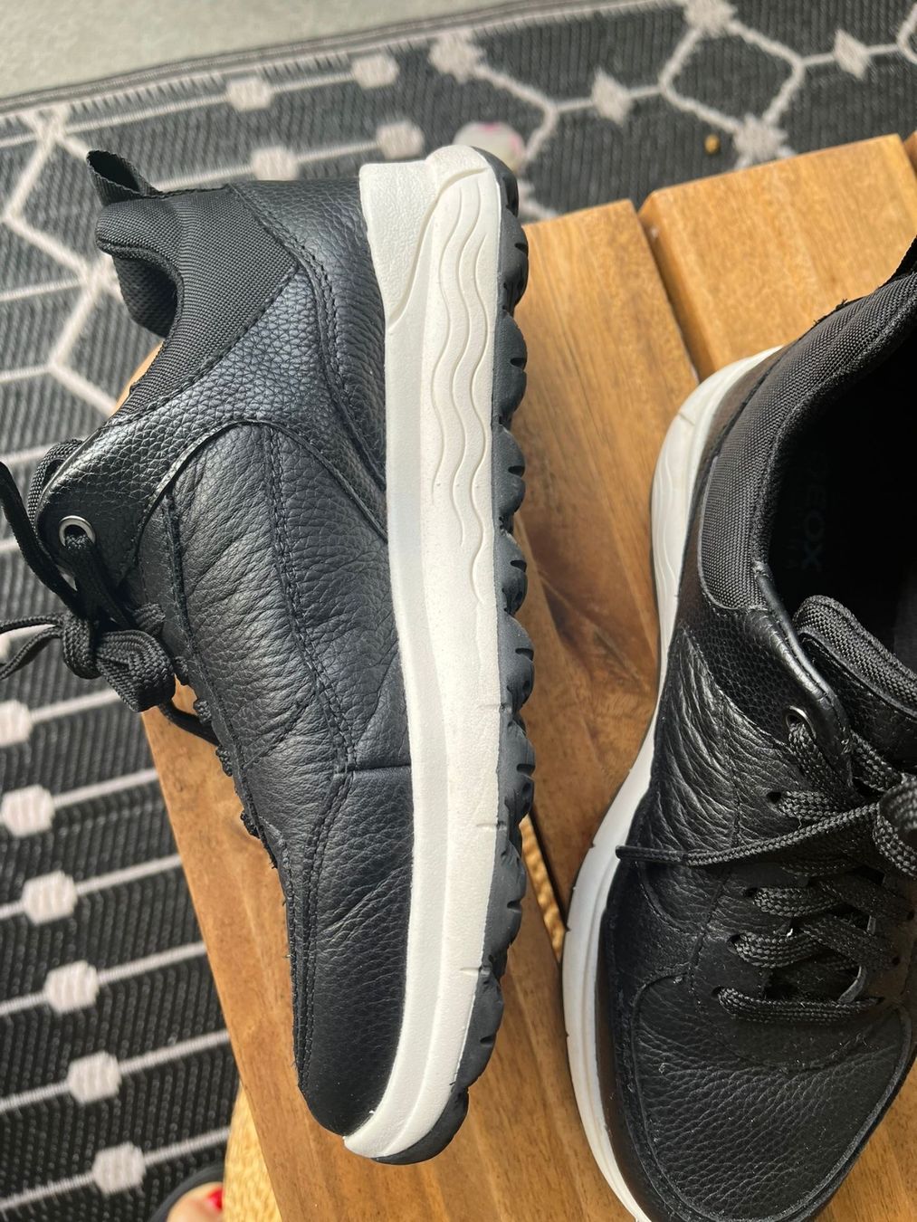 Geox Scarpe per ragazzi: Sneaker Geox wasserfest Gr. 35 schwarz – Usato da Schmerikon venduto da Speedy053 3