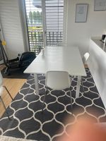 Tisch Weiss 90x90 -> 90x170 mit 4 Stuhle