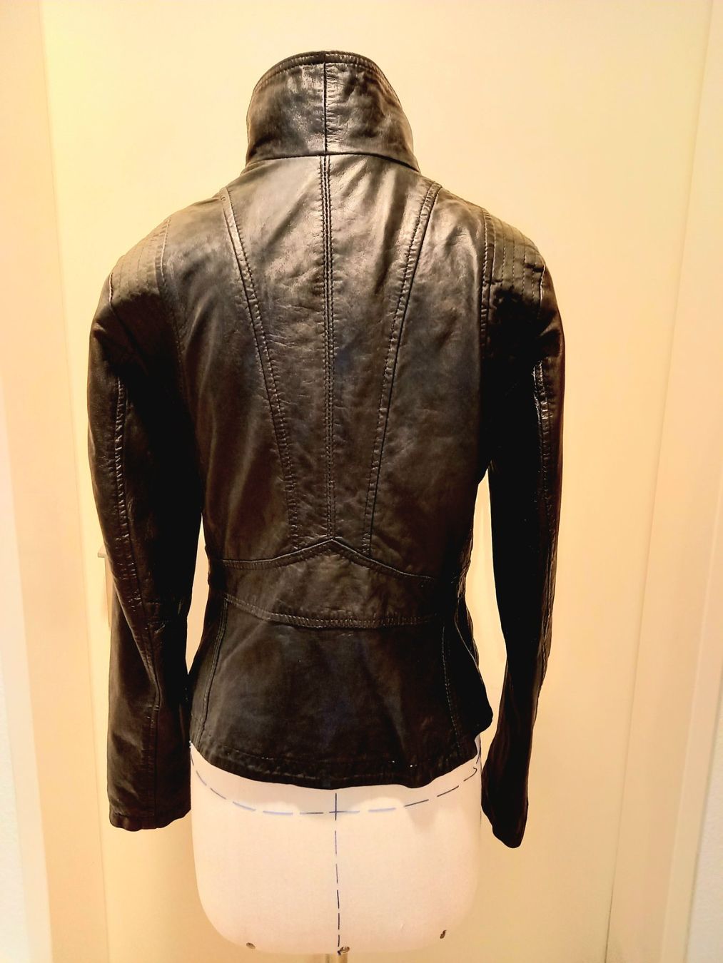 Giacche: Lammlederjacke schwarz 34 – Nuovo (secondo la descrizione) da Zwillikon venduto da Leewii 1