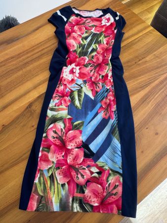 Luisa Cerano Feinstrick Blumen Kleid Gr. 36 Top Zustand