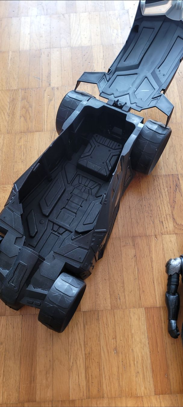 Statuette: Batman Figur mit Batmobil, neuwertig – Nuovo (secondo la descrizione) da Emmenbrücke venduto da gatasalvache 3