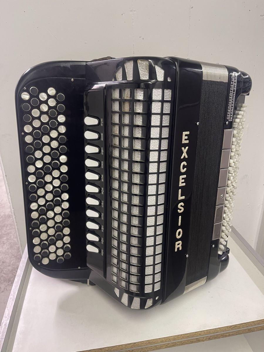 Excelsior Strumenti musicali: Akkordeon Excelsior – Usato da Emmenbrücke venduto da Acy1 1