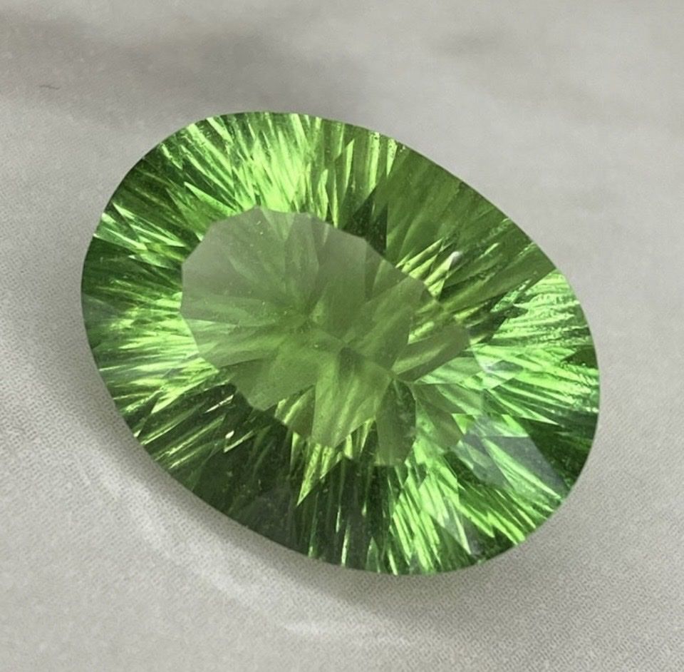 Minerali & Pietre curative: Fluorite Naturelle Vert Pomme Exceptionnelle - 35.25 ct – Nuovo (secondo la descrizione) da St-Aubin-Sauges venduto da Po26