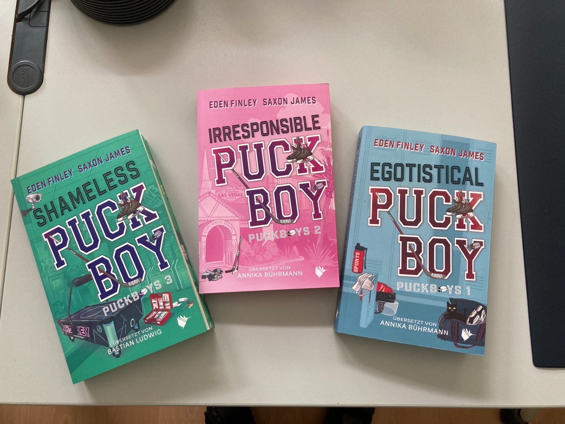 Bücher: 3 Bücher  Puckboys 01, 02, 03 - von Finley Eden, James Saxon – Neu (gemäss Beschreibung) aus Egolzwil von emeli03