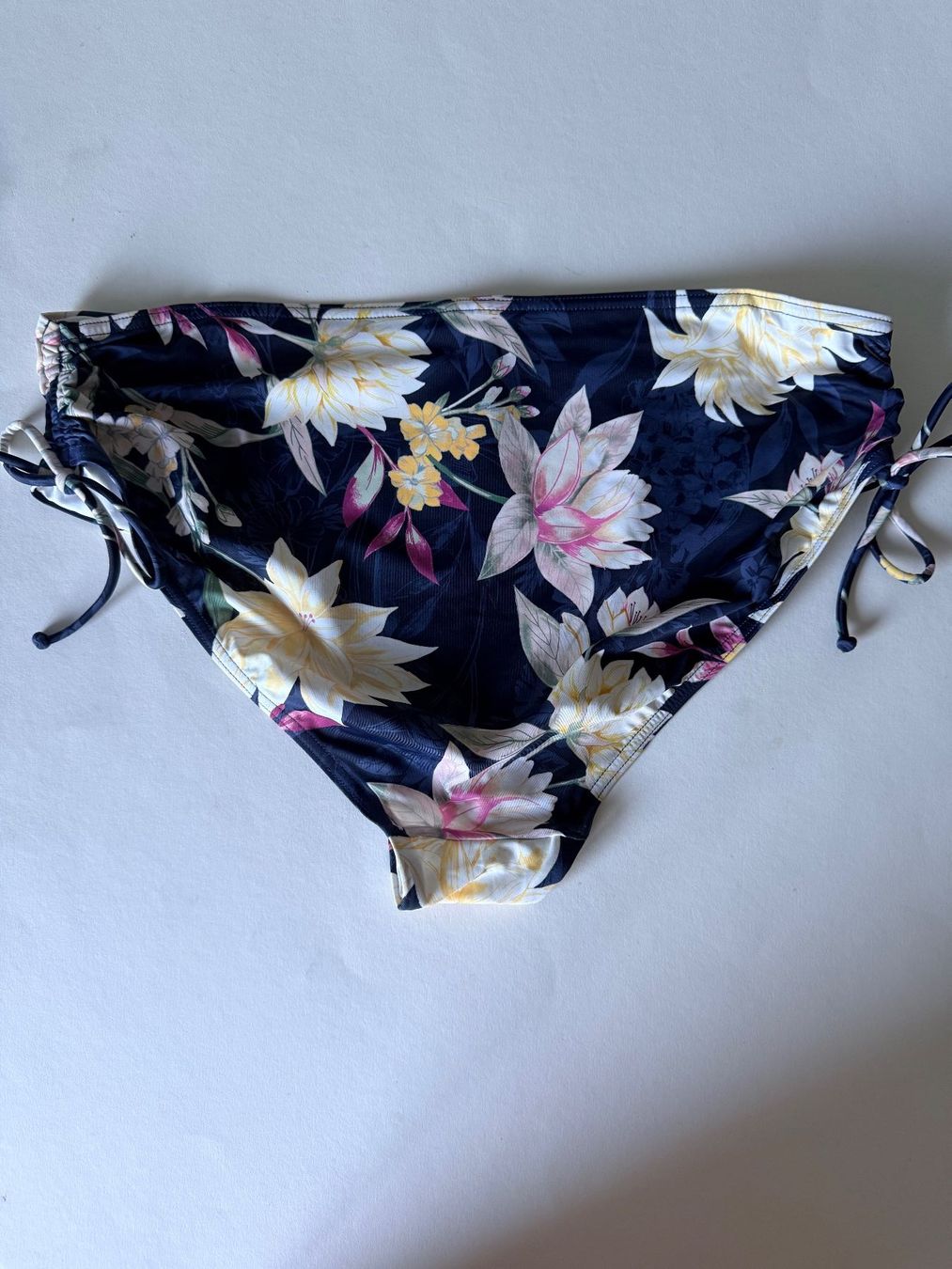 Triumph Badekleider & Bikinis: TRIUMPH, Bikini Midi BOTANICAL LEAF, Grösse 42, Blau/Blumen – Neu und originalverpackt aus Rudolfstetten von gst_g7xl 3