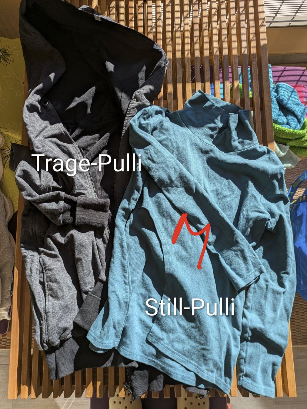 Pullover & Sweatshirts: Trage-Pulli (vorne) und Still-Pulli, Grösse M – Gebraucht aus Malans GR von dahed
