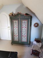 Bauernschrank, anlässlich Hochzeit1966 neu bemalt