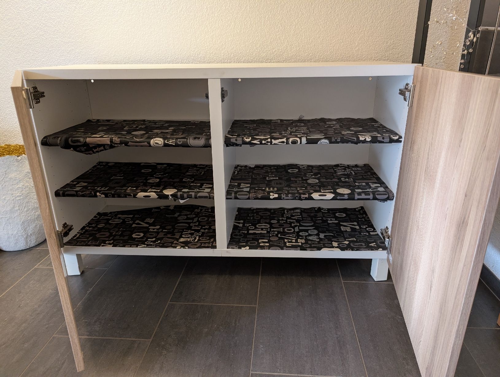 Ikea Cassettiere: IKEA BESTÅ Kommode / Sideboard mit 2 Türen LAPPVIKEN – Usato da Wattwil venduto da Lilo111 2