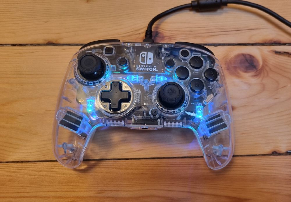 nintendo-pro-controler-dpd-afterglow-deluxe-gebraucht-in-z-rich-f-r