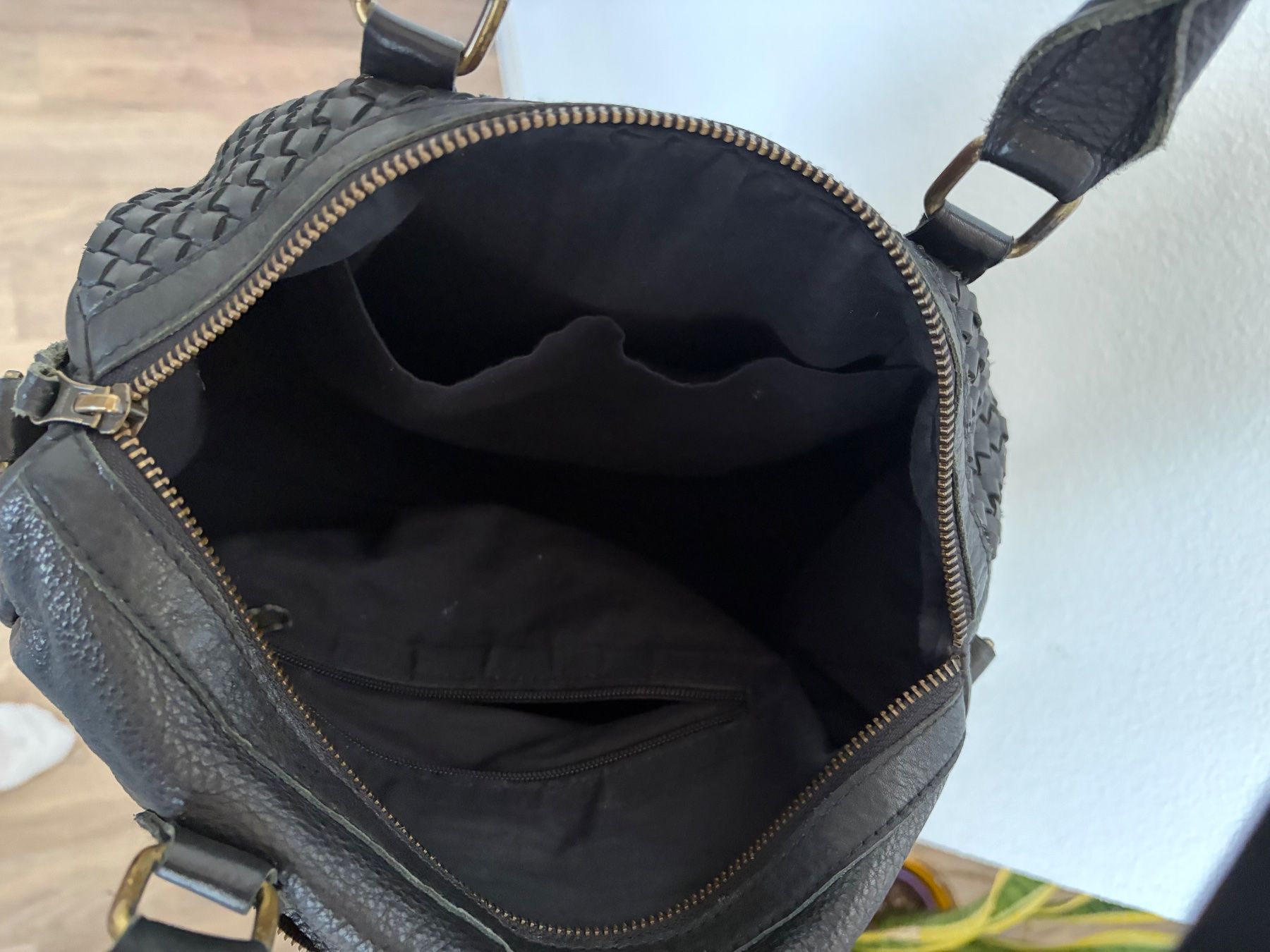 Borse da donna: the moshi - schwarze Tasche echtes Leder – Usato da Frauenfeld venduto da m.pardo 5