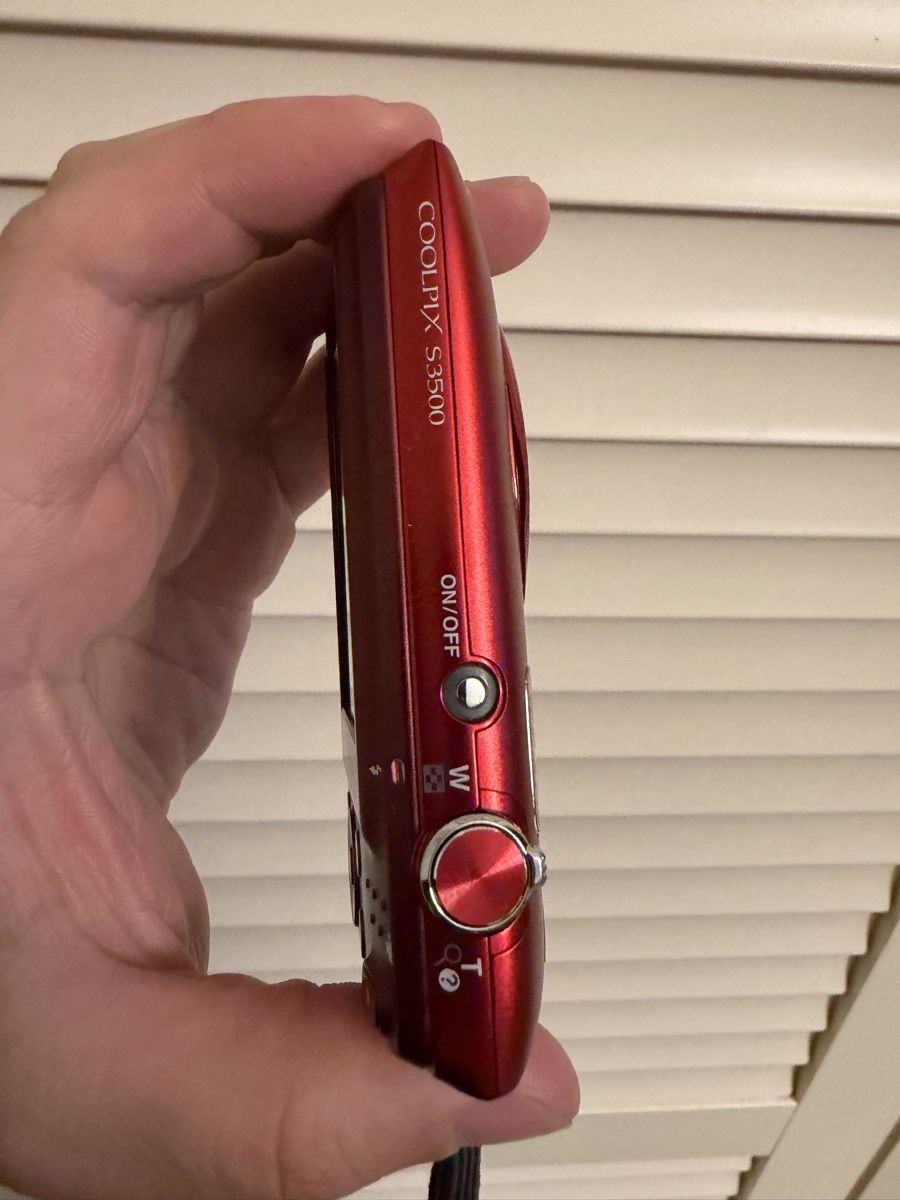 Nikon Fotocamera: Nikon Coolpix S3500, Rot – Usato da Niederbipp venduto da yar_tf6f 1
