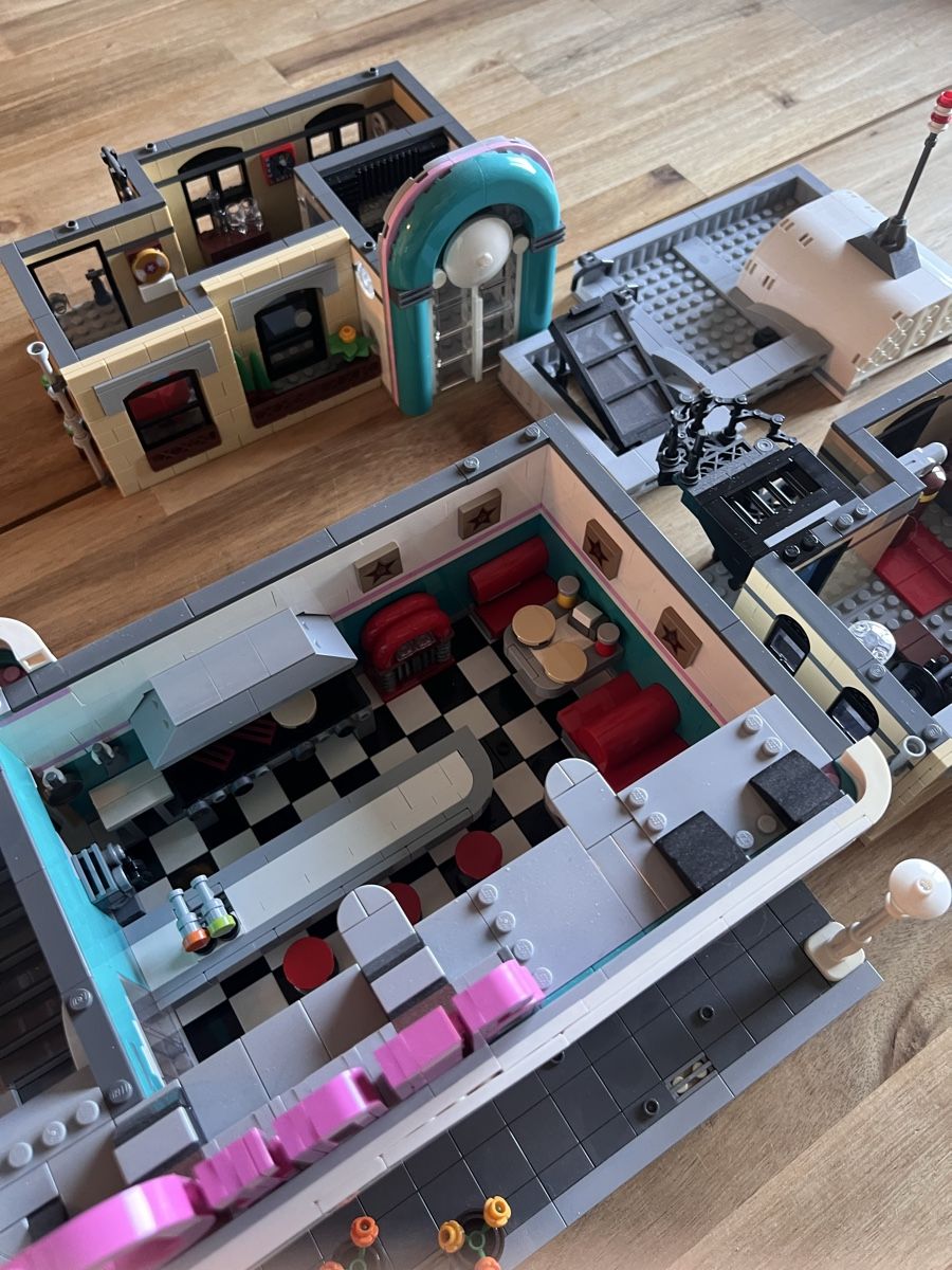 Lego Kit di costruzioni: LEGO Creator Diner 10260 inkl OVP – Usato da Bülach venduto da chevelle77 6