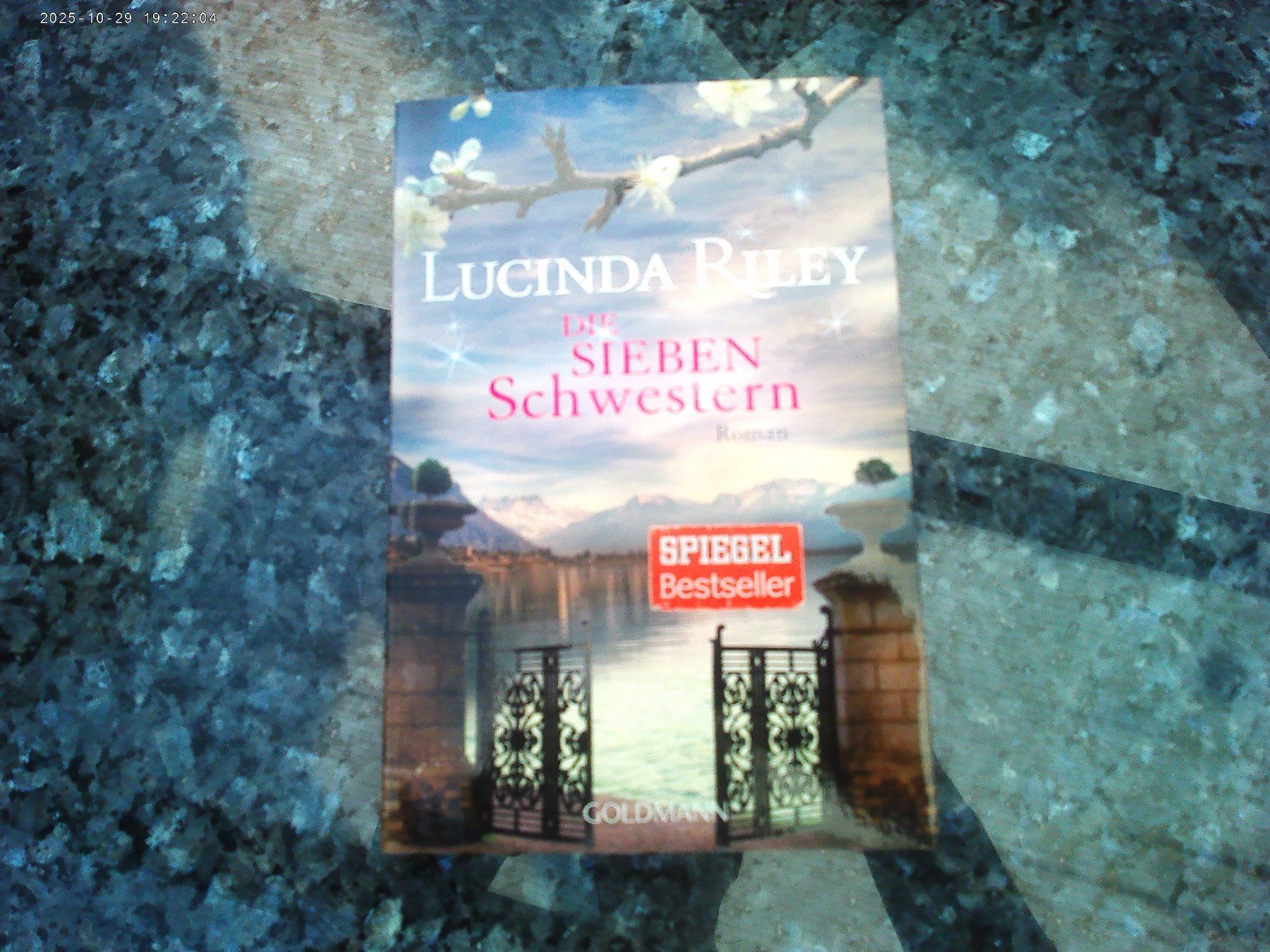 Bücher: Die sieben Schwestern von Lucinda Riley – Gebraucht aus reitnau von Sib7