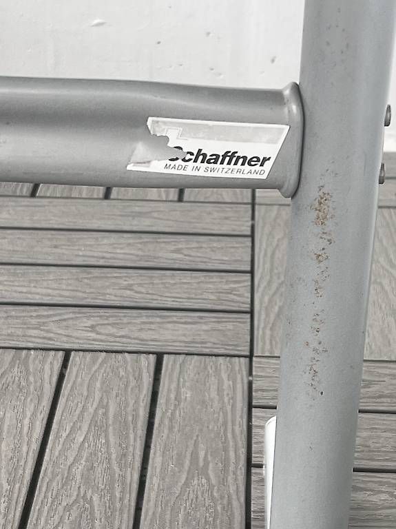 Schaffner Tavoli: Schaffner Balkontisch – Usato da Zug venduto da kimula 1