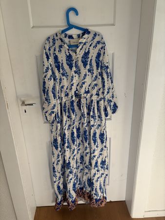 Sommerliches Maxikleid mit Blumenmuster, Grösse S/M