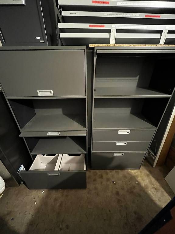 Lista Armadi: Metallschrank Lista Office – Usato da Bäch SZ venduto da Mastergevin 1