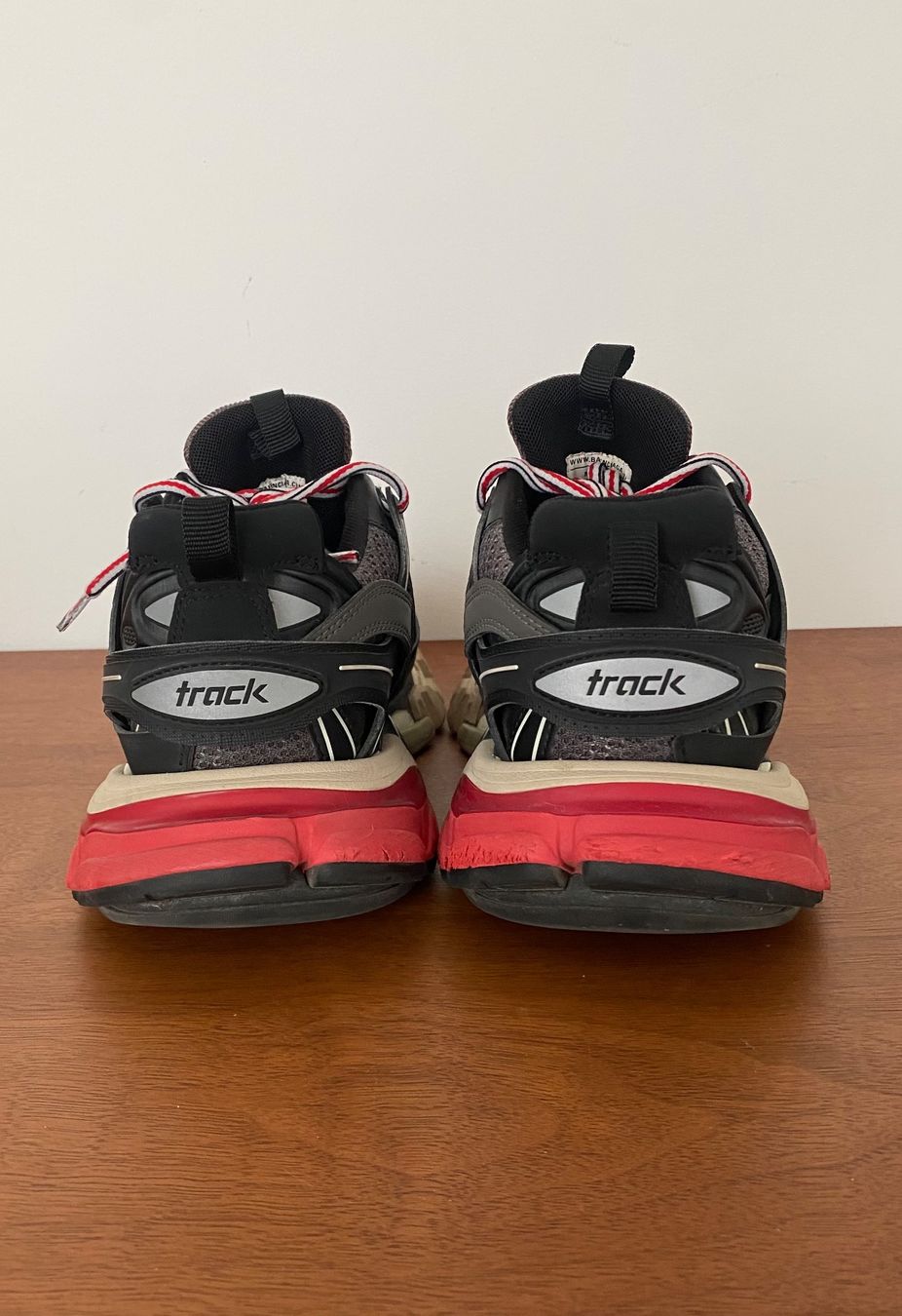 Balenciaga Scarpe da uomo: Balenciaga TRACK, 38, noir + rouge – Usato da Bussigny venduto da cac_q2c6 3