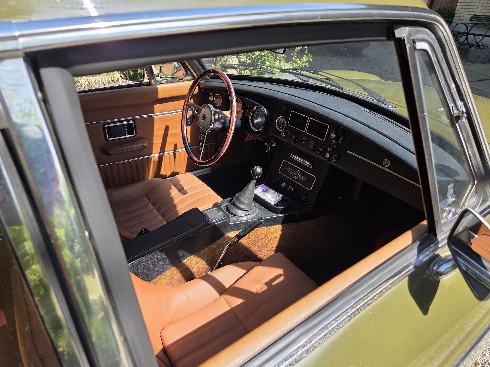 MG Automobili: MG B GT Oldtimer Erstlack Chrommodell – Nuovo (secondo la descrizione) da Uesslingen venduto da 1Atelier 3