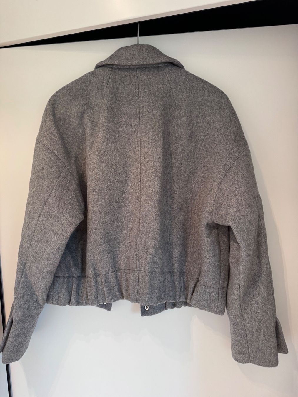 Windsor Giacche: Wenig getragene Bomber Jacke grau Gr. 34 von Windsor – Usato da Herrliberg venduto da jan_lp69 1