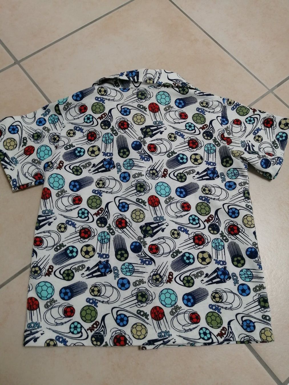 Camicie, Top & T-shirt: Kinderhemd Sommer Gr. 98/104  NEU!!! – Nuovo (secondo la descrizione) da Henau venduto da AXAA 1