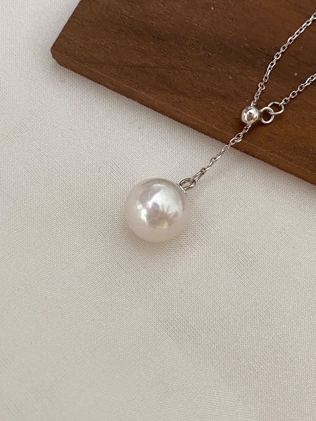 Ketten: Top Glanz 9.5 mm Perlen Kette / Süsswasserperlen echte – Neu und originalverpackt aus Sarnen von yingsperlen