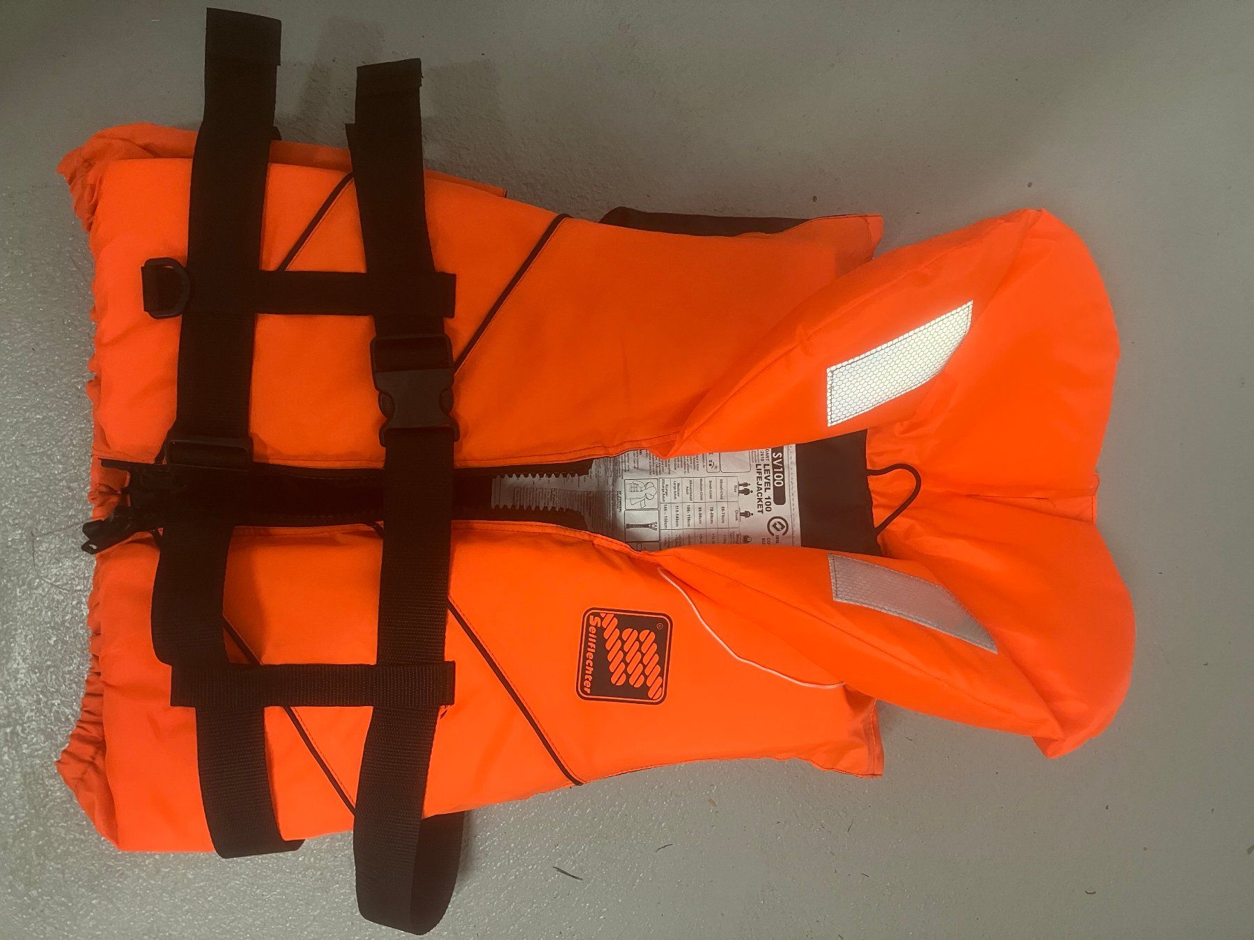 Schwimmwesten: Schwimmwesten – Neu und originalverpackt aus Grosswangen von fibau