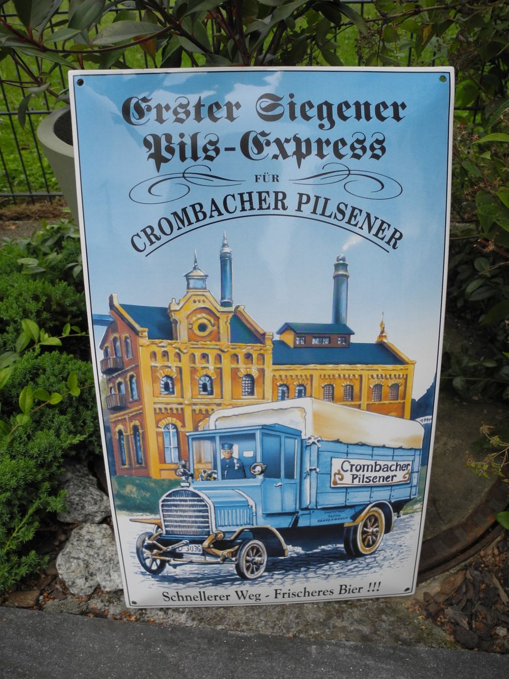 Insegne: CROMBACHER PILS EMAILSCHILD – Usato da Reinach AG venduto da Huckleberrysix 3