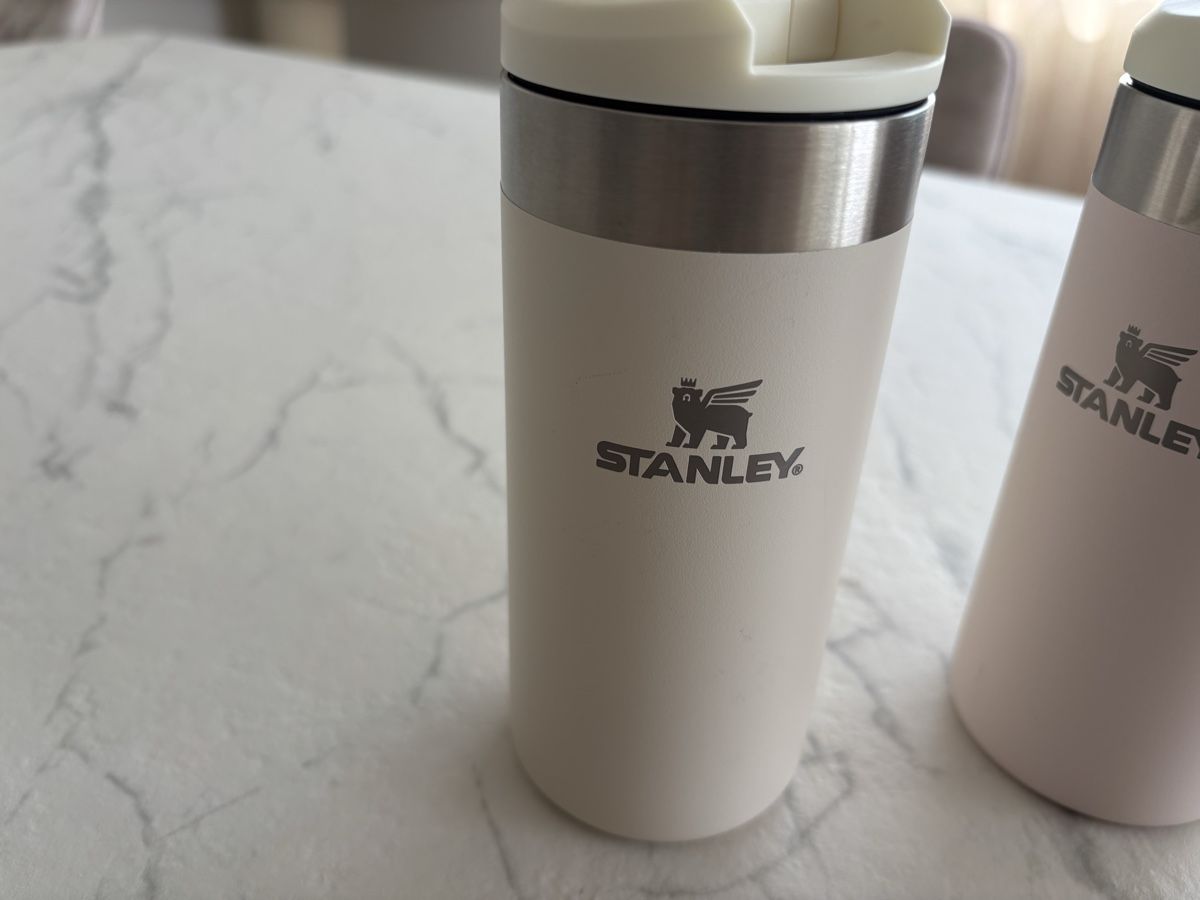 Stanley Borracce & Thermos: Stanley Cup Kaffeebecher wie Neu – Nuovo (secondo la descrizione) da Lömmenschwil venduto da pv_cr 1