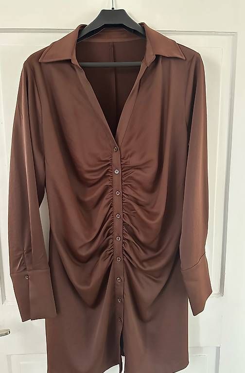 Kleider: Neuwertig! Elegantes KLEID. Gr. 42 – Neu (gemäss Beschreibung) aus Flawil von mar_9chb