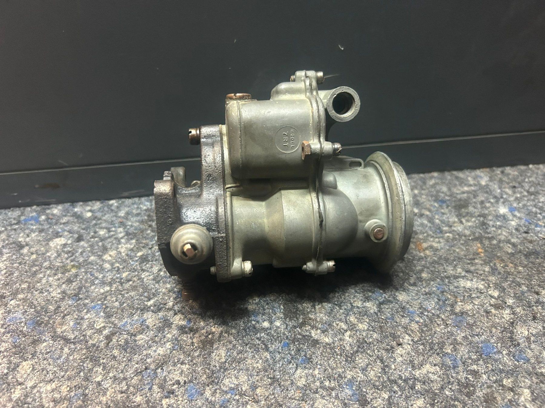 Tutti pezzi di ricambio auto: Occ. Vergaser Original Ford V8 Flathead – Usato da Niederdorf venduto da St170 3