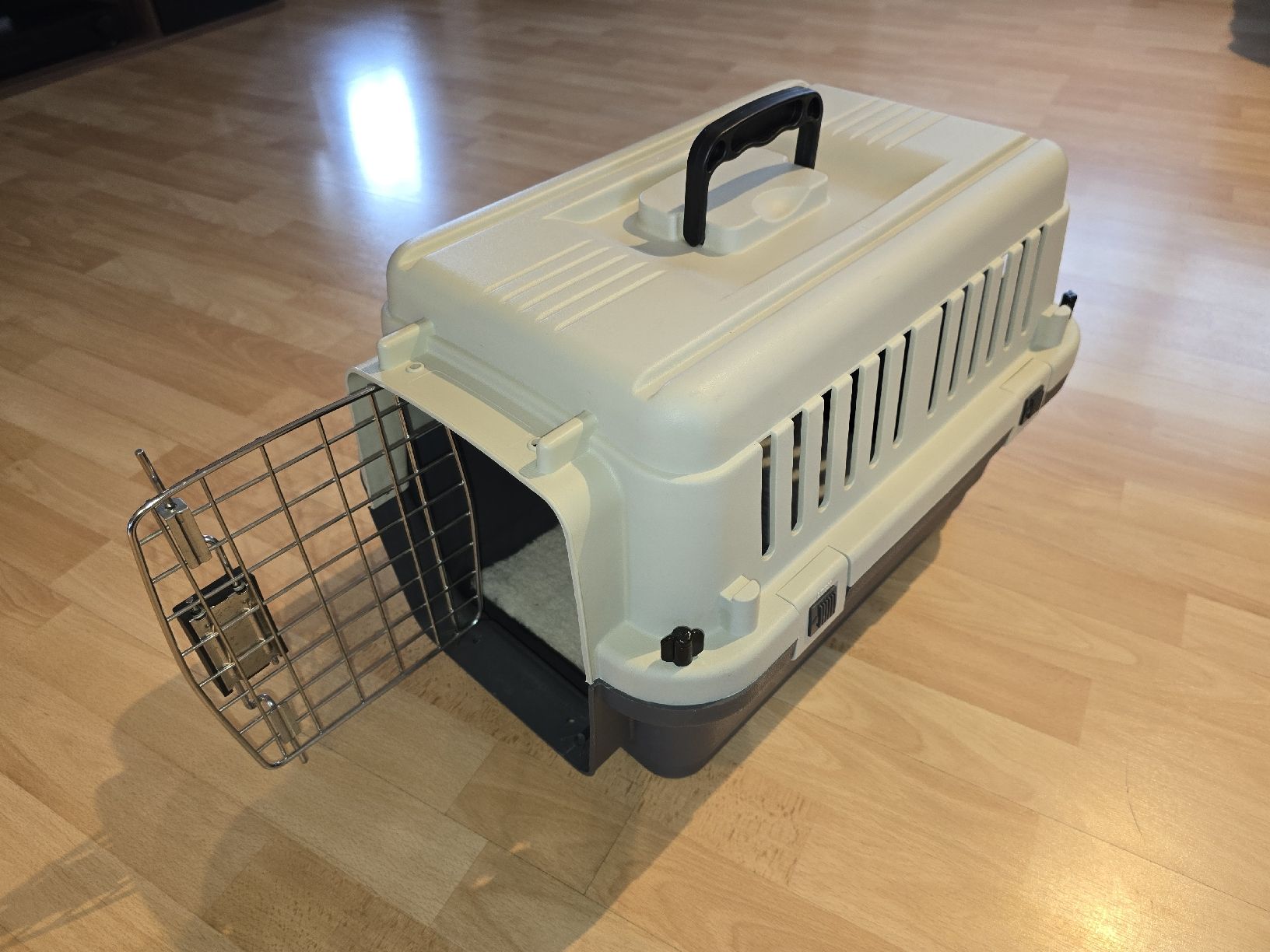 Gabbie, trasporto & Sicurezza: Hundebox für kleine Hunde oder Katzen – Usato da Gunzwil venduto da kuengma