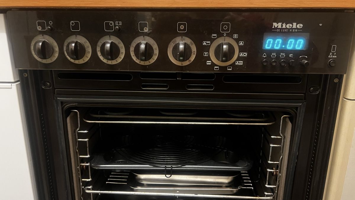 Miele Backöfen: Miele 55cm Backofen mit Glaskeramik – Gebraucht aus Trasadingen von Kaffee.mann 1
