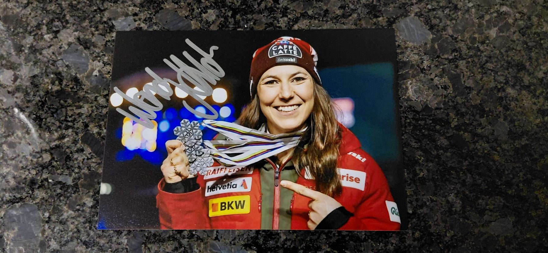 Autografi: Autogramm Wendy Holdener – Usato da Schmerikon venduto da Olympia04