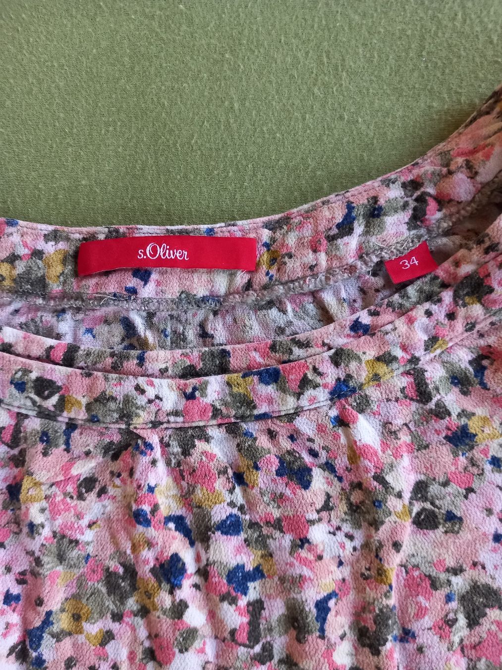 S.Oliver Tops: Haut s.Oliver fleuri manches 3/4 T34 – Gebraucht aus Faoug von per_kp6r 2