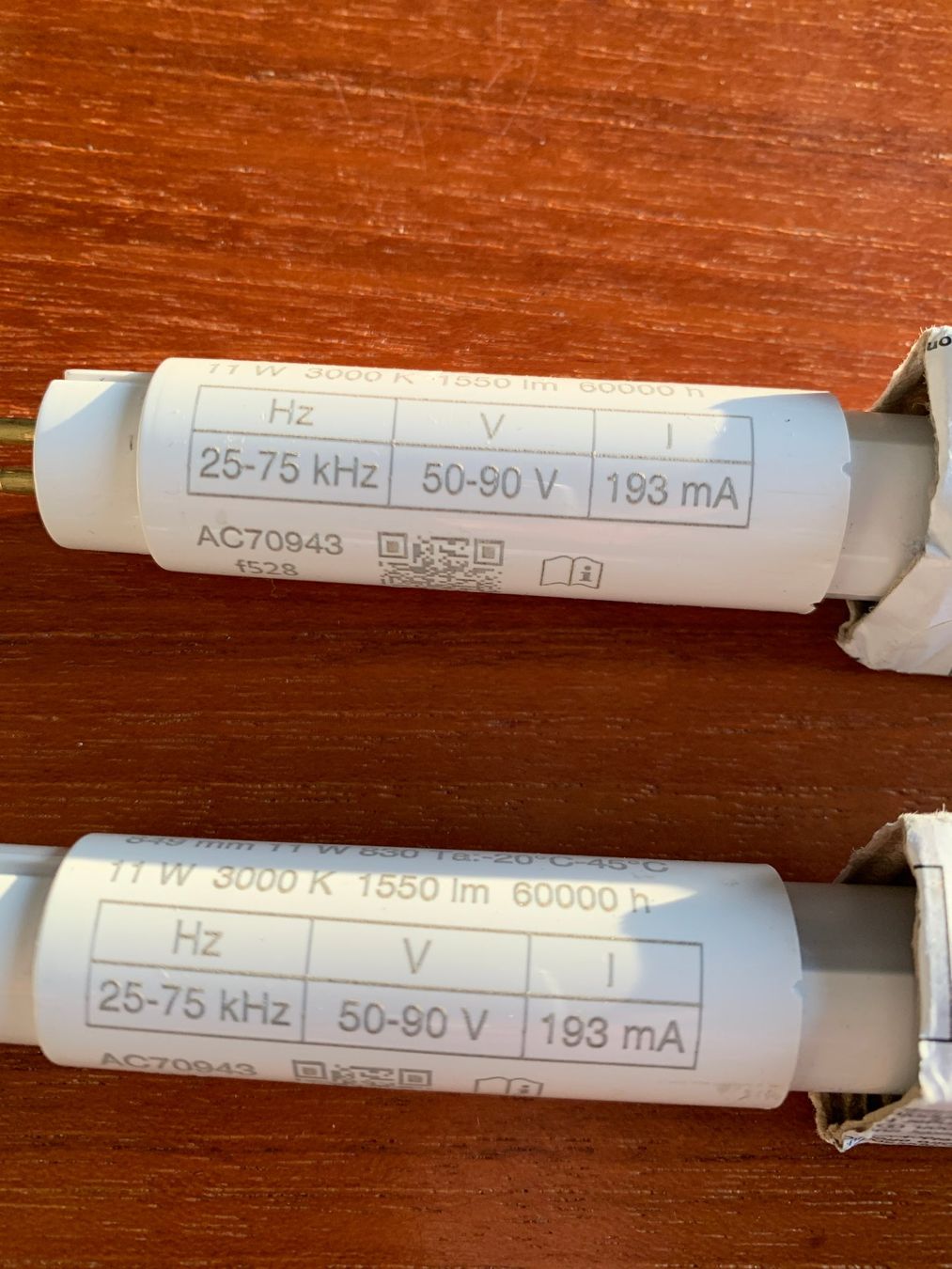 Lampade: 2 Led Röhren T5, 859 mm – Usato da Cham venduto da hemst 2