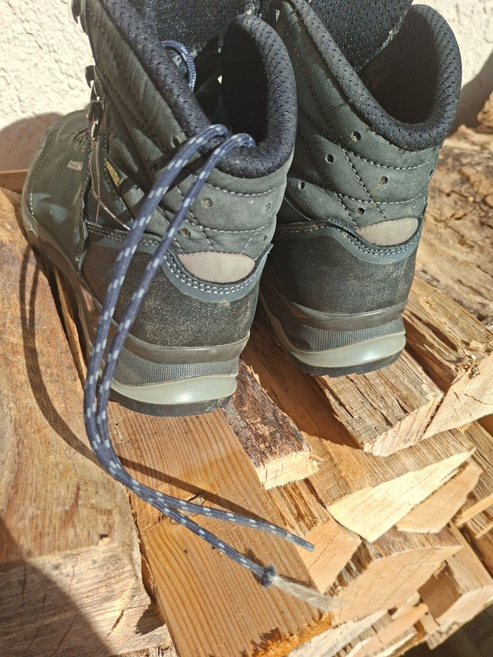 Lowa Herrenschuhe: Lowa Wanderschuhe Gr.41 – Gebraucht aus Gurzelen von lauflos 3