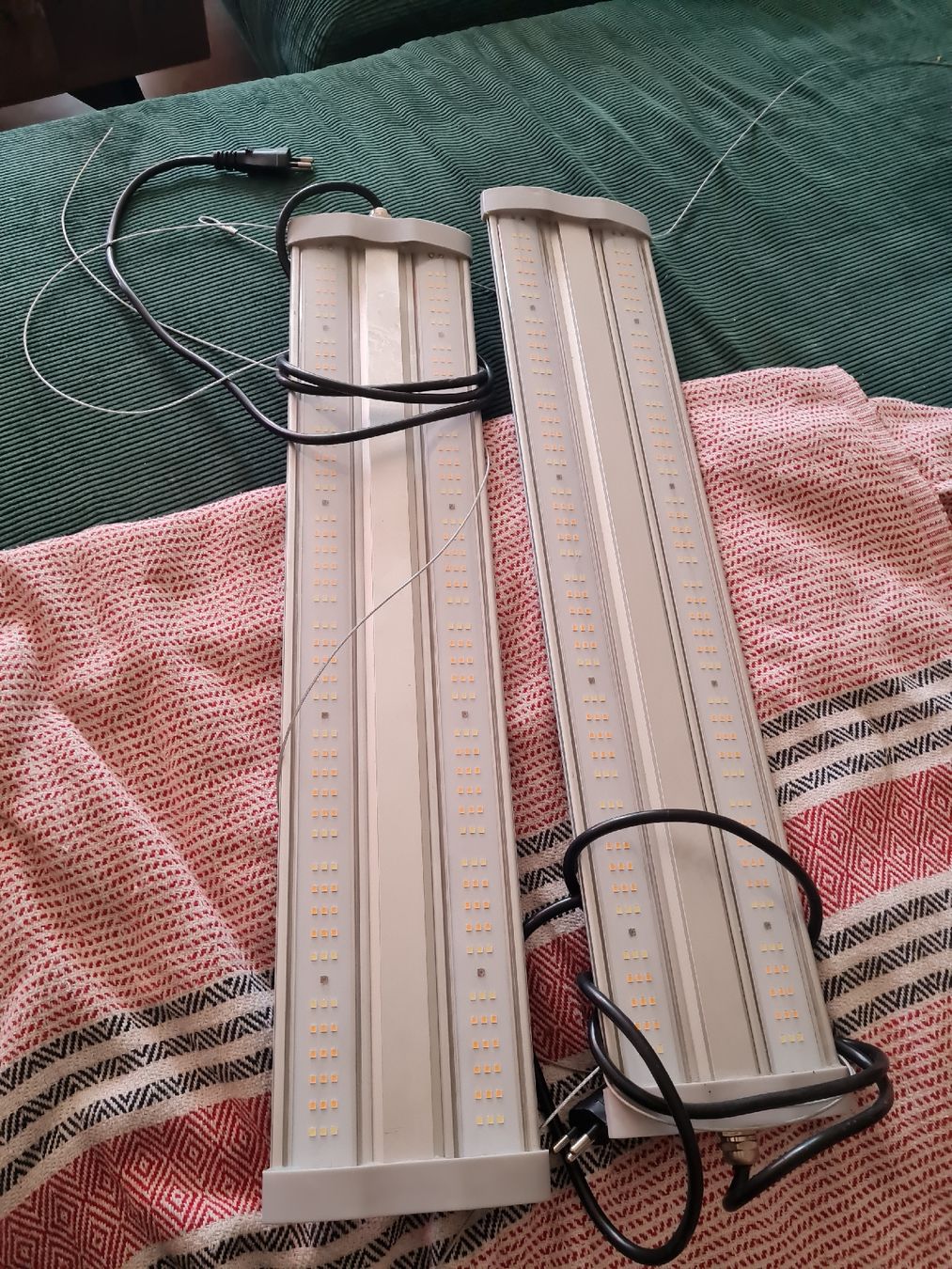 Lampade: Gewächshaus LED Beleuchtung – Usato da Urtenen-Schönbühl venduto da Mo_2