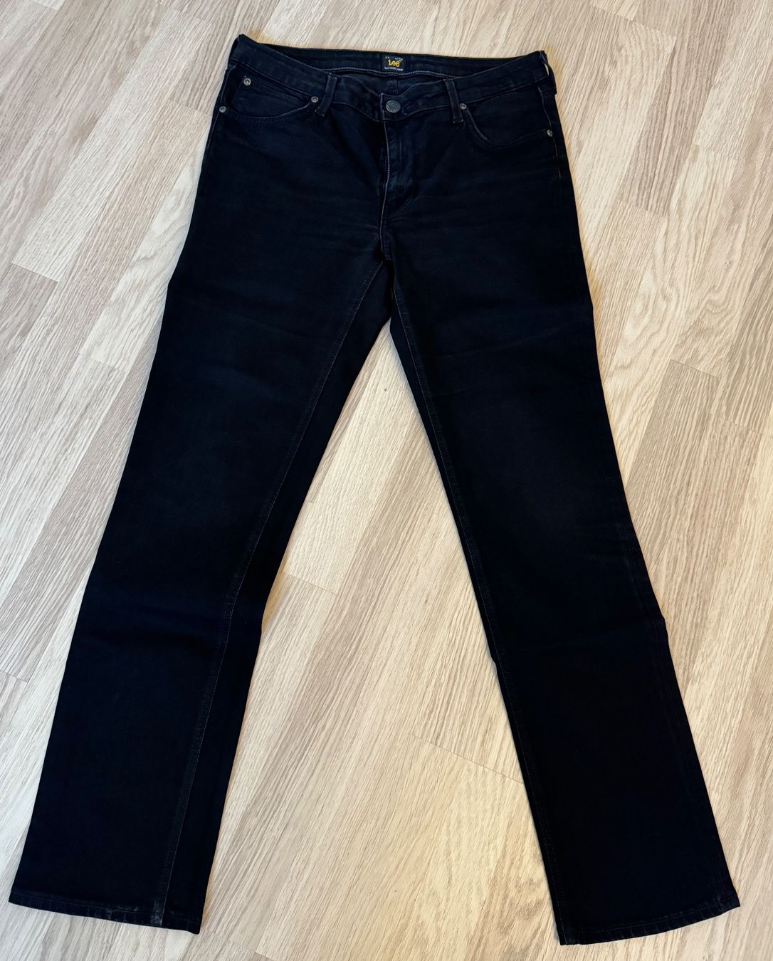 Lee Jeans: Jean Lee W31 L31 - Black – Usato da Mézières VD venduto da Unforgettable