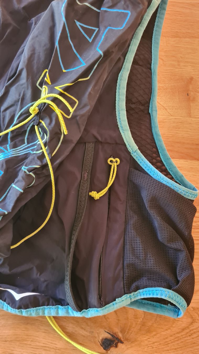 Hoka One One Zaini: Sac trail Hoka, taille M – Nuovo (secondo la descrizione) da Corbeyrier venduto da hel_t5mq 3