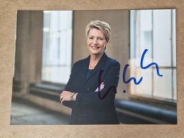 Karin Keller-Sutter original signierte Autogrammkarte