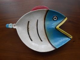 Toller Keramikteller mit Fischmotiv von Chehoma
