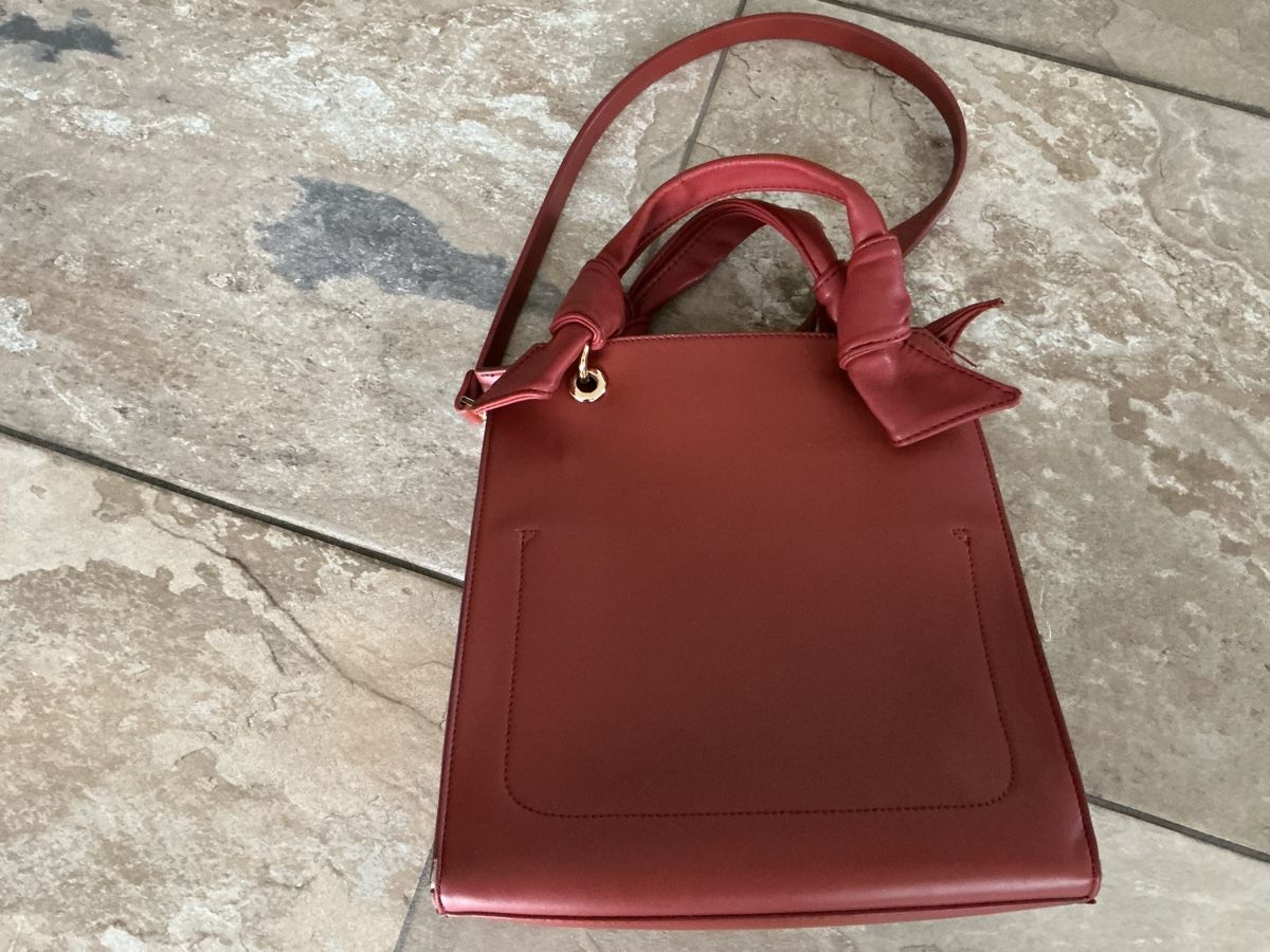 Borse da donna: INYATI Handtasche, bordeauxrot, Kunstleder – Usato da Buchs AG venduto da chipmunk710