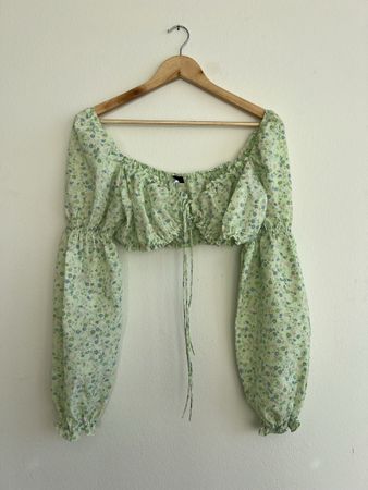 Sommerliches Crop Top mit Blumenmuster, Grösse M!