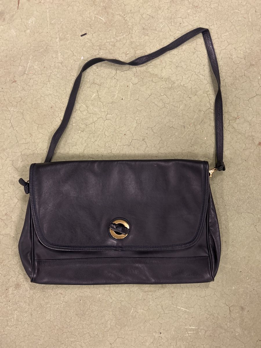 Taschen für Damen: Elegante Vintage Ledertasche, schwarz – Gebraucht aus Mörschwil von philmensa