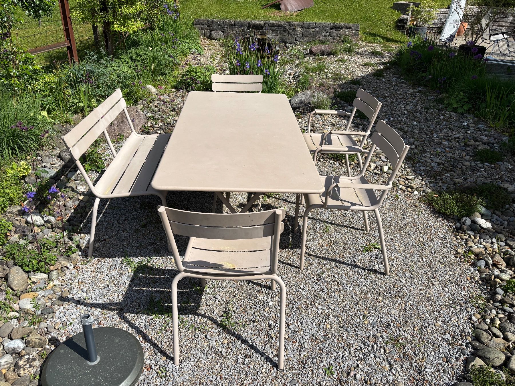 Fermob Set di tavolo e panche: FERMOB gartenmöbel – Usato da Rüschlikon venduto da sim_26xp