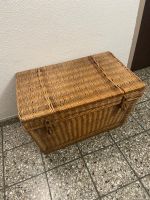 Ueberseekoffer aus Korbweide ! sehr alt !